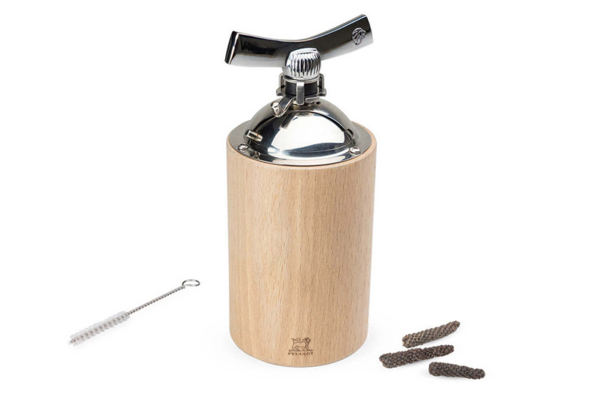 Moinho de pimenta manual longo Peugeot Isen em madeira e aço inoxidável 16cm