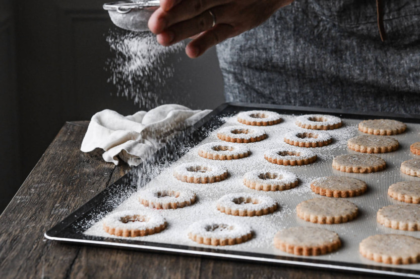 De Bu yer aluminium non-stick perforerad platta