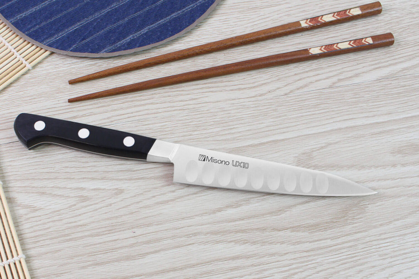Misono UX10 japansk universalkniv med granton-egg 12 cm