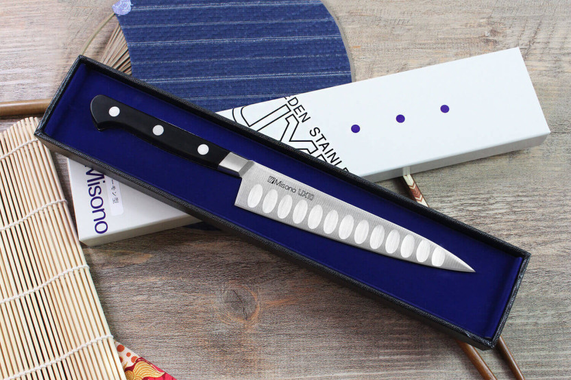 Misono UX10 japansk universalkniv med granton-egg, 15 cm