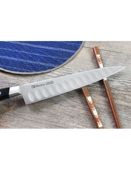 Misono UX10 japansk universalkniv med granton-egg, 15 cm