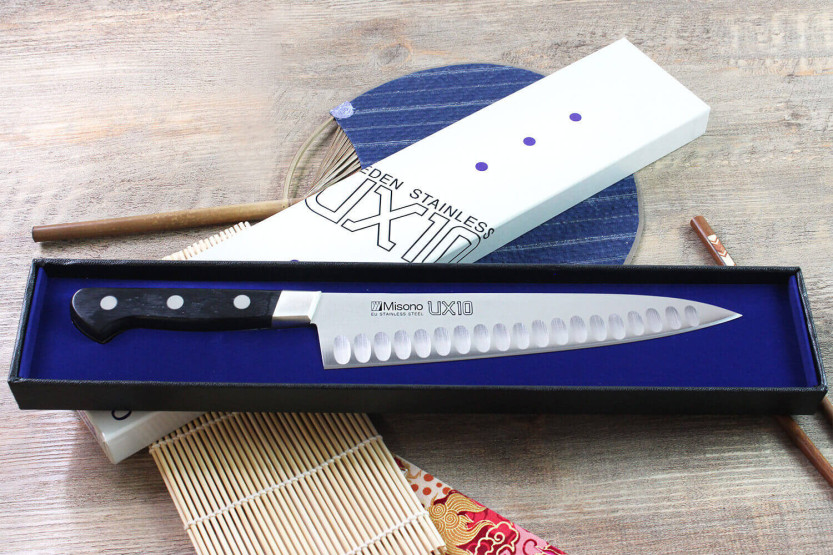 Misono UX10 japansk kokkekniv med grantonskær 21 cm