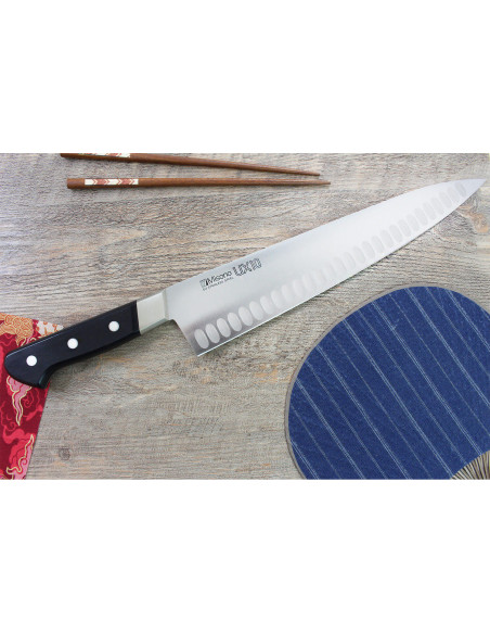 Misono UX10 japanilainen kokkiveitsi, granton-reunalla 30cm