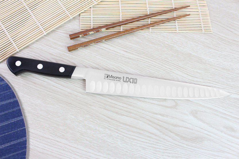 Misono UX10 japansk utskjæringskniv 24 cm med granton-egg