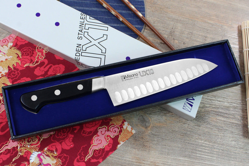 Japanisches santokumesser Misono UX10 mit mit Kullen 18cm