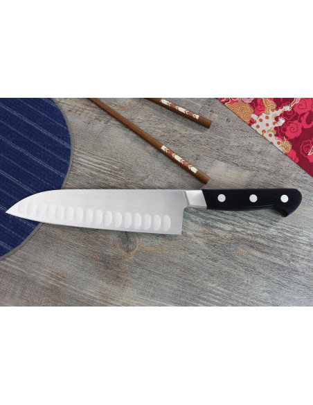 Misono UX10 18 cm japansk santoku-kniv med granton-egg