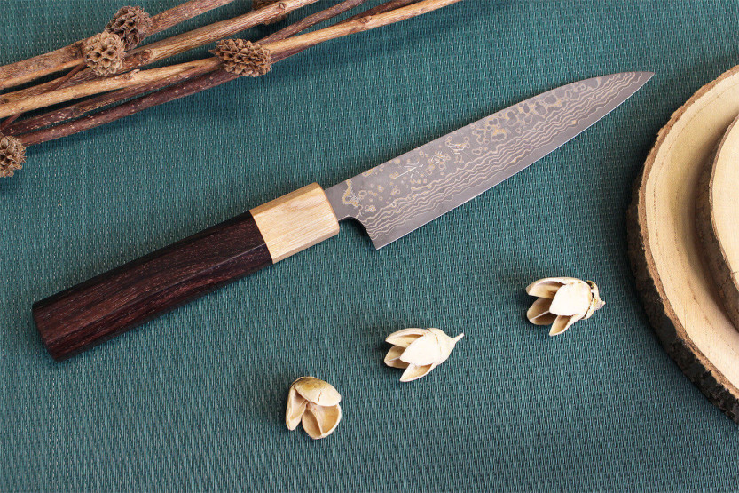 Faca universal japonesa artesanal Takeshi Saji VG10 Gold 13,5 cm