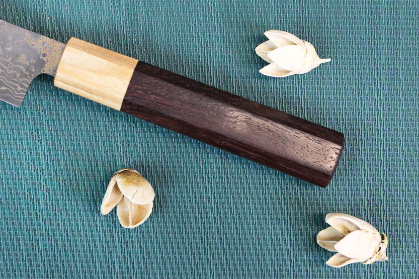 Takeshi Saji VG10 Gold 13,5 cm handgjord japansk universalkniv