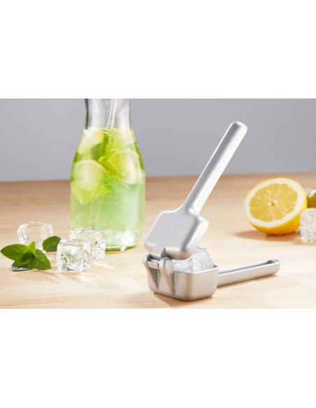 Westmark Cuby manual ice crusher