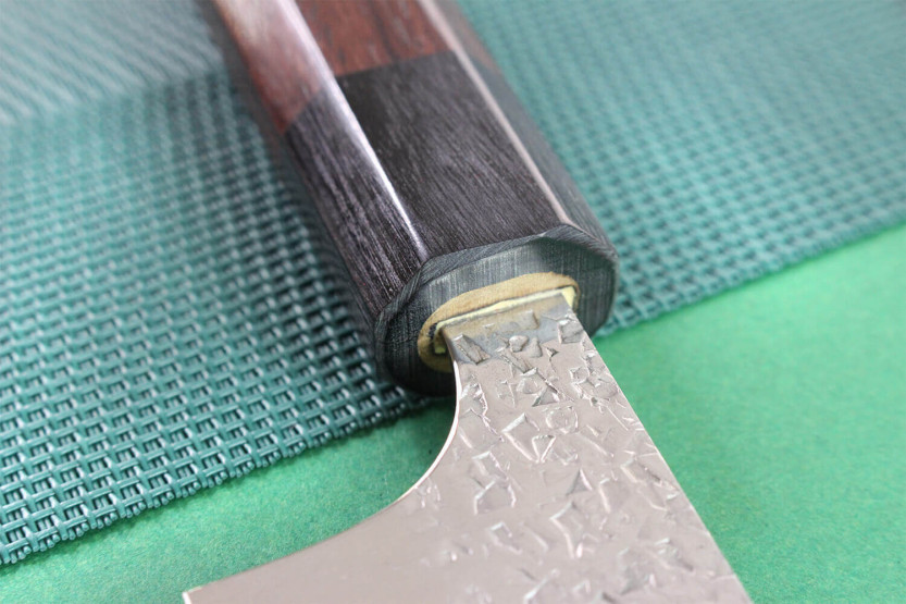 Yu Kurosaki Shizuku 27 cm coltello giapponese sujihiki martellato, acciaio SG2