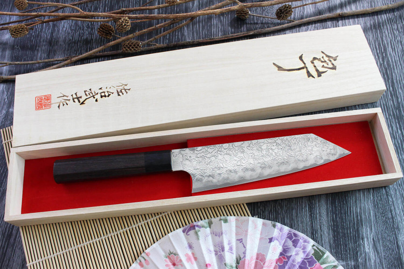 Faca bunka japonesa artesanal Takeshi Saji R2 Damascus 18cm