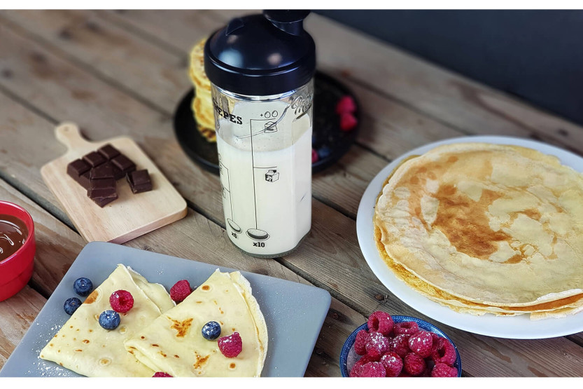 Set Cookut Shaker für Pfannkuchen, Pancakes und Waffeln - 1 Shaker + 1 Brotschneidemaschine + 1 Rezeptbuch