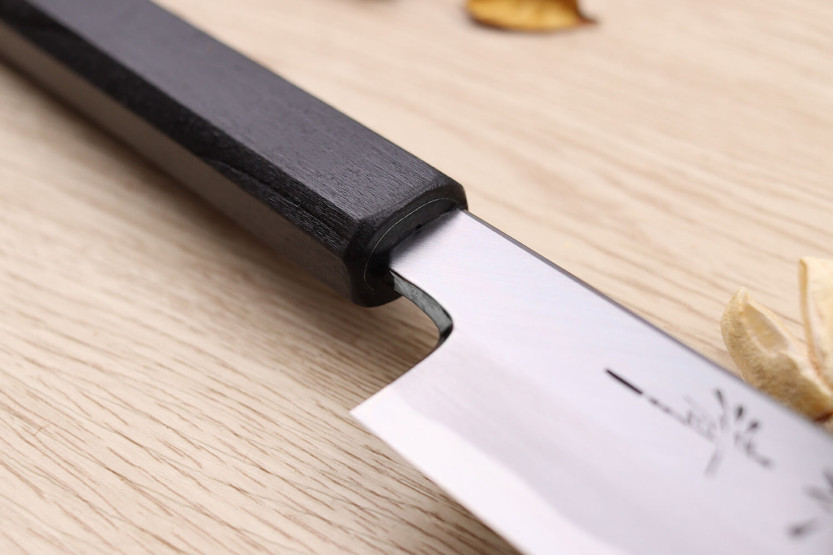 Faca yanagiba japonesa artesanal Kagekiyo Suri Urushi 24cm