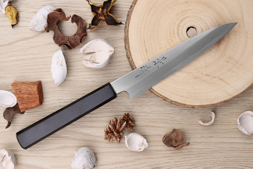 Japanisches handgefertigtes Universalmesser Kagekiyo Suri Urushi 15cm