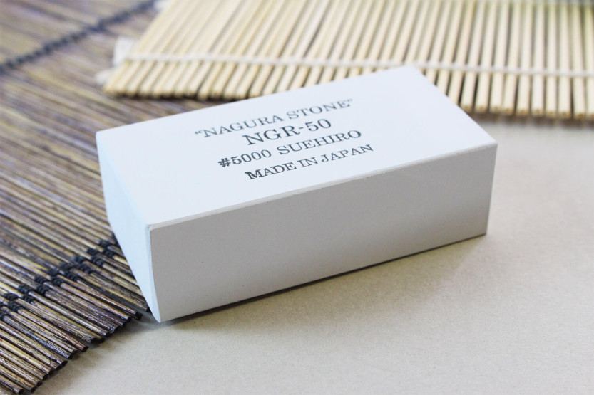 Suehiro nagura stone for polishing stones - Grains 5000