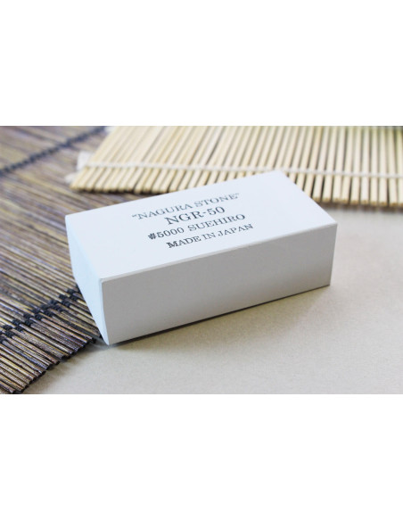 Suehiro nagura stone for polishing stones - Grains 5000