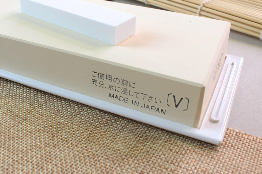 Japansk brytsten Suehiro Cerax keramik 3000 korn på bas - Storlek L