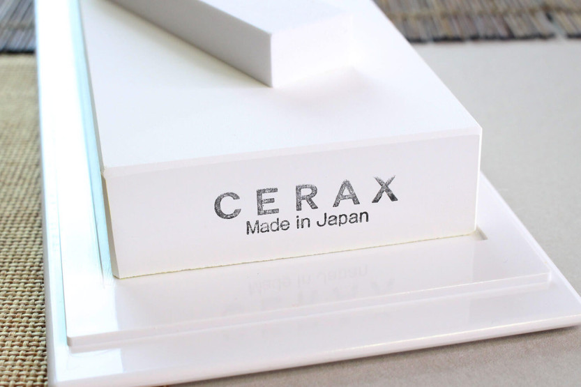 Japansk hvæssesten Suehiro Cerax keramisk korn 8000 på base