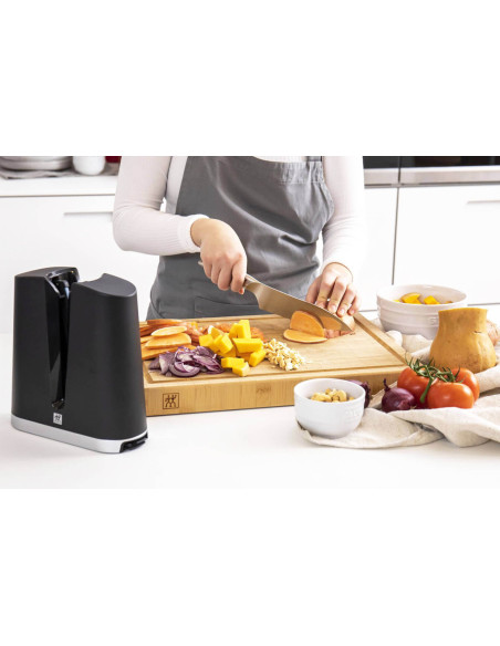 Zwilling V-Edge teroitin länsimaisille ja japanilaisille veitsille