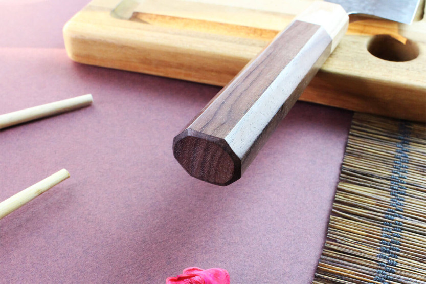 Yu Kurosaki senko 16,5 cm faca santoku japonesa martelada à mão em aço SG2