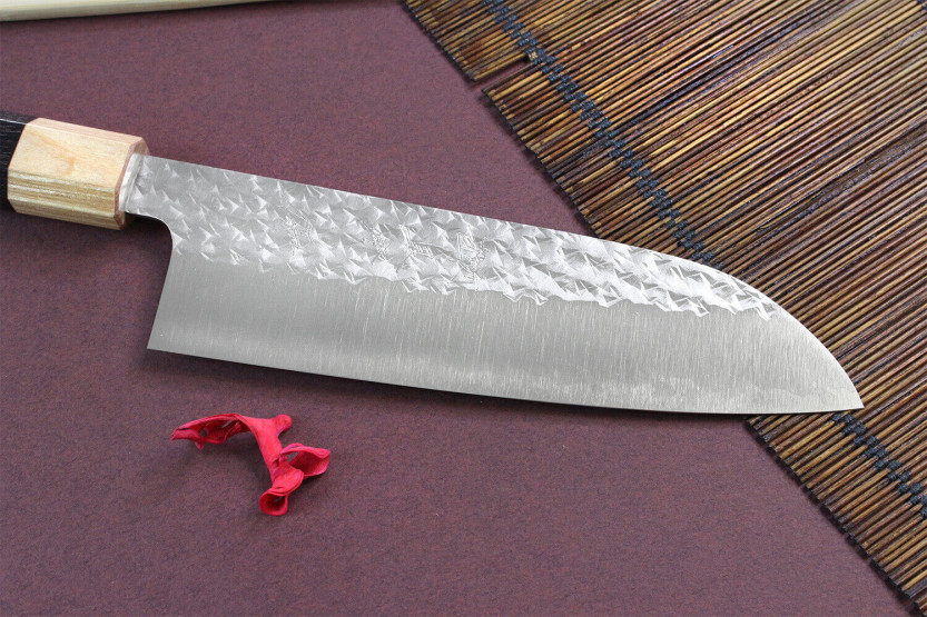 Gehamerd Japans santoku mes Yu Kurosaki senko 16,5cm staal SG2