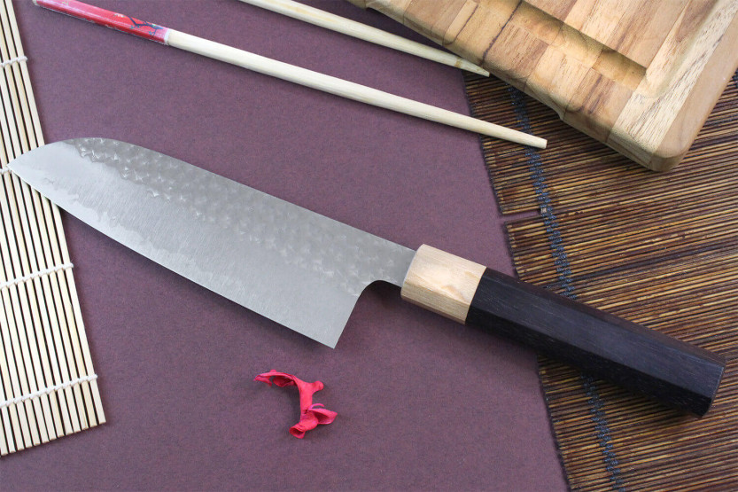 Gehamerd Japans santoku mes Yu Kurosaki senko 16,5cm staal SG2