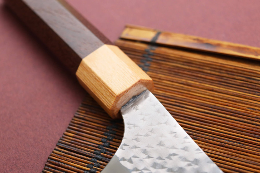 Couteau sujihiki kirsikka Japanilainen artesaani martelé Yu Kurosaki senko 27cm acier SG2