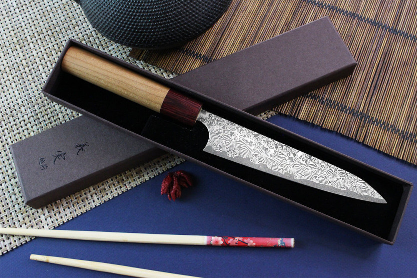 Yoshimi Kato 15cm VG10 Nickel Damaskus körsbärsträd handgjord japansk universalkniv