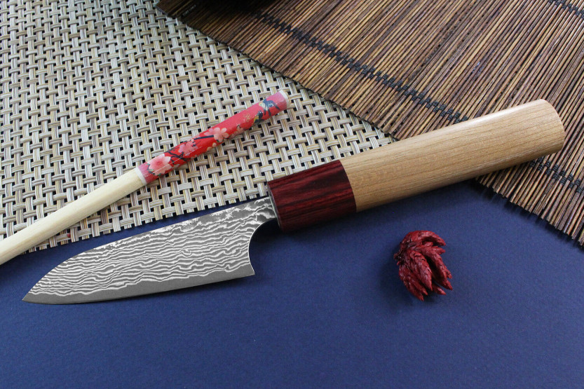 Faca de aparar japonesa artesanal Yoshimi Kato 8,5cm VG10  Damasco em madeira de cerejeira