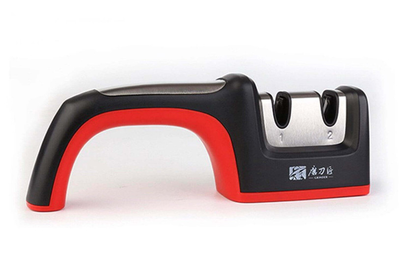 Afilador manual Taidea con ángulo ajustable de 15 a 25°.