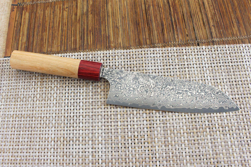 Yoshimi Kato 17cm VG10 Níquel Damasco madera de cerezo Cuchillo santoku japonés hecho a mano