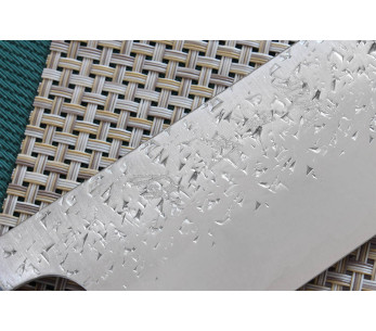 Faca de chef japonesa martelada artesanal Yu Kurosaki Shizuku 21cm em aço SG2 2