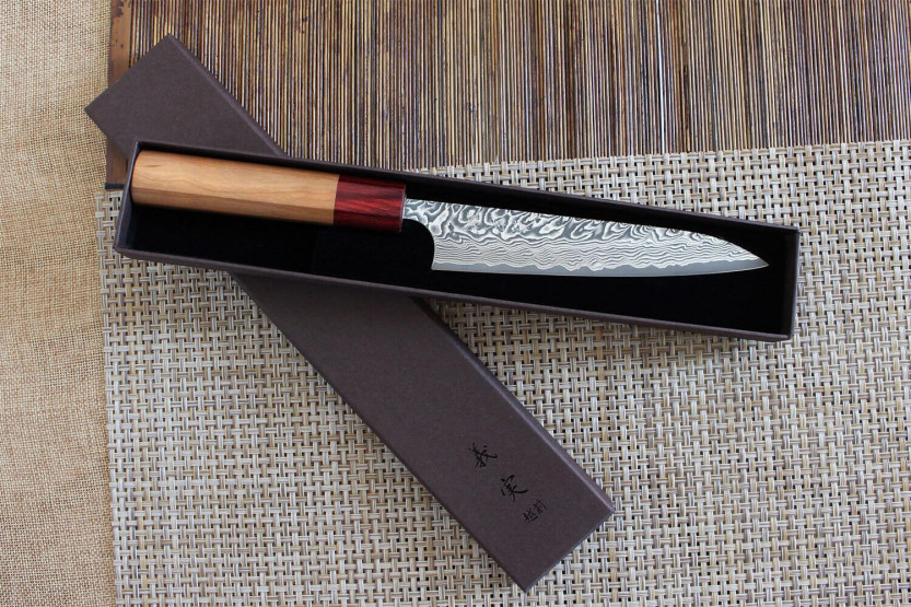 Yoshimi Kato 15cm SG2 Damascus kirsikkapuu japanilainen käsintehty yleispuukko