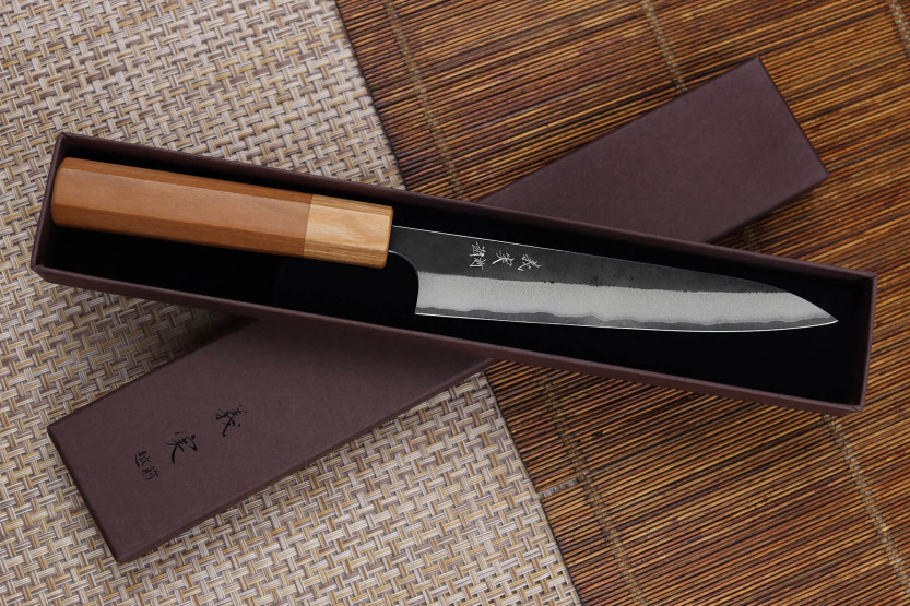 Yoshimi Kato AS Brut 15 cm håndlaget japansk universalkniv
