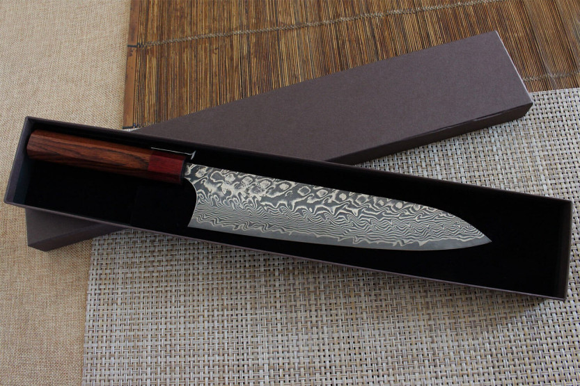 Yoshimi Kato 24cm SG2 Damascus käsintehty japanilainen keittiöveitsi
