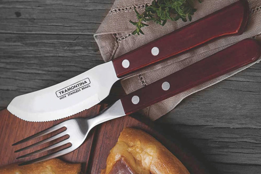 Set di 12 coltelli da bistecca/pizza Tramontina, manico rosso