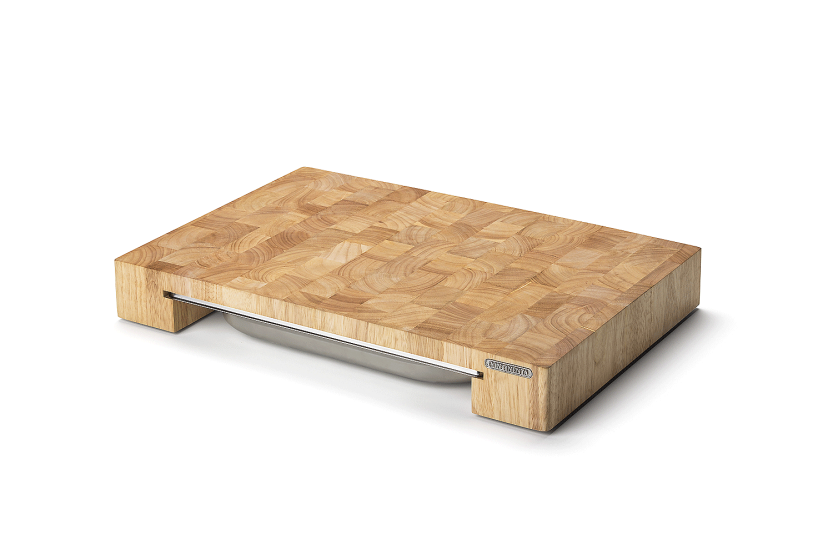 Continenta puinen leikkuulauta 48x32.5x6cm + ruostumattomasta teräksestä valmistettu tarjotin.