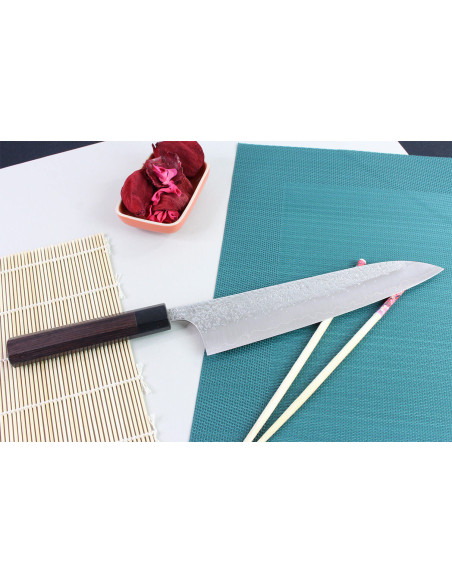 Faca do chef japonesa martelada artesanal Yu Kurosaki Shizuku 24cm em aço SG2