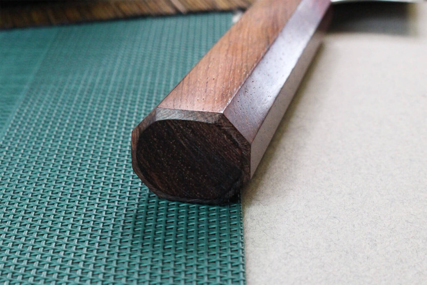 Coltello da chef giapponese Yoshimi Kato 21 cm SG2 Damasco fatto a mano