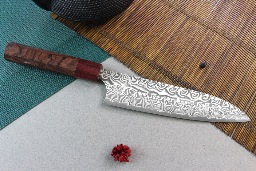 Faca de chef japonesa Yoshimi Kato 18cm SG2 Damascus feita à mão