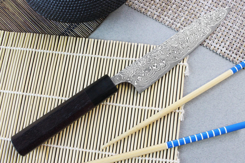 Faca universal japonesa artesanal Masakage Kumo 15cm Damascus 63-ply
