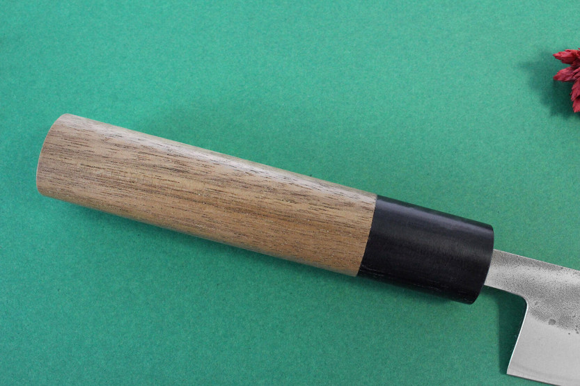 Japanisches handgefertigtes Universalmesser Wusaki Nakata BS2 13.5cm Griff aus Walnussholz