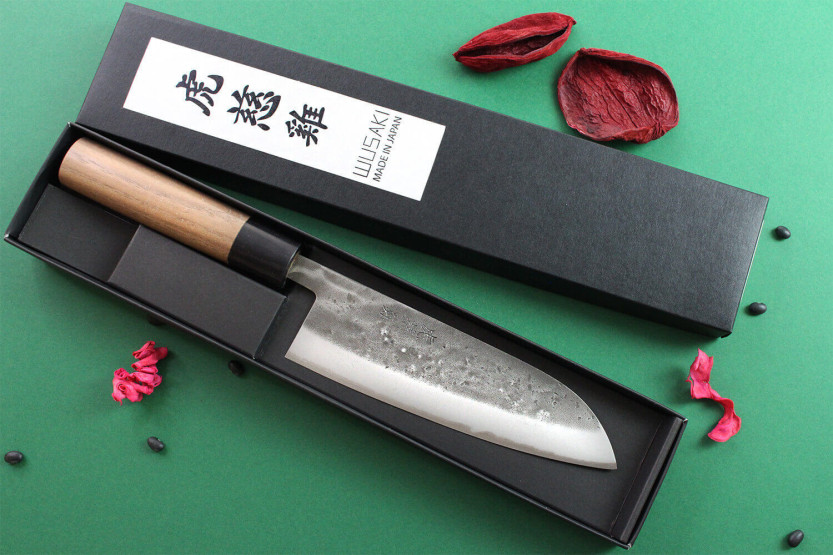 Wusaki Nakata BS2 16,5 cm japansk santokukniv med håndtag i valnøddetræ