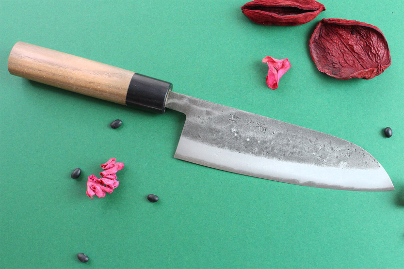 Wusaki Nakata BS2 16,5 cm japansk santokukniv med håndtag i valnøddetræ