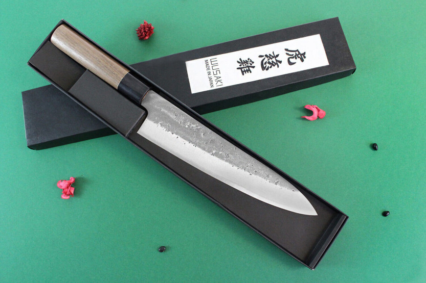 Wusaki Nakata BS2 21cm käsintehty japanilainen kokkiveitsi saksanpähkinän kahvalla