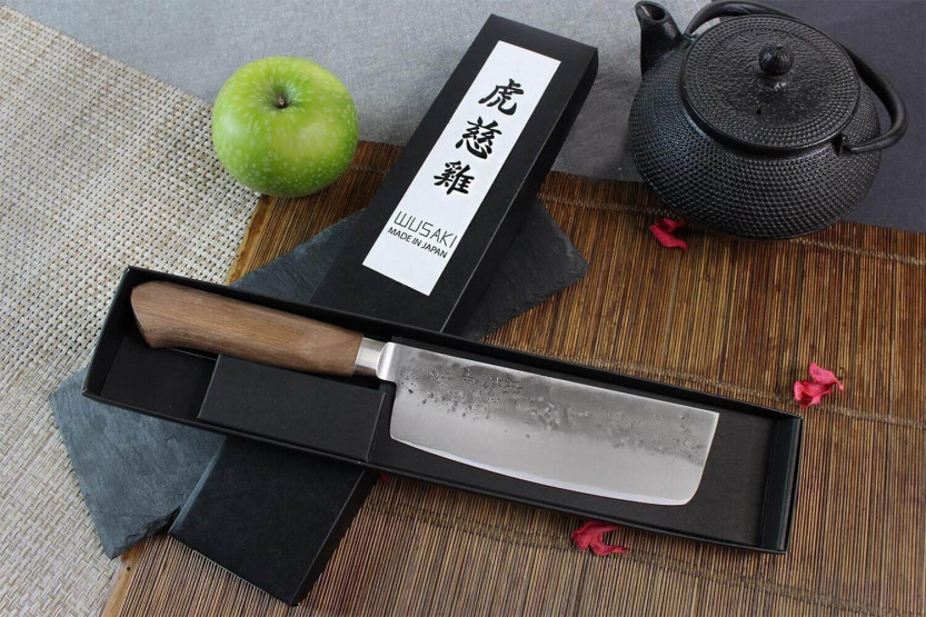 Wusaki Nogami BS2 15 cm japansk håndlaget nakiri-kniv med valnøttskaft