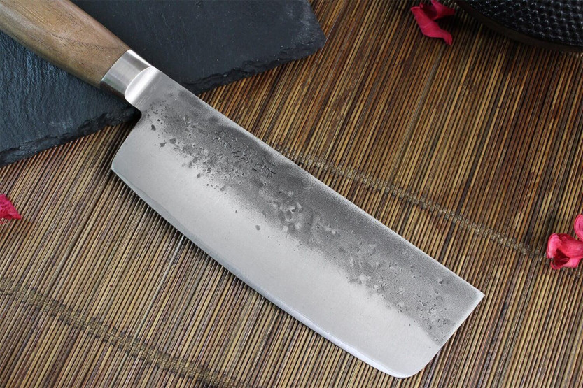 Wusaki Nogami BS2 15cm valnötshandtag japansk handgjord nakiri-kniv
