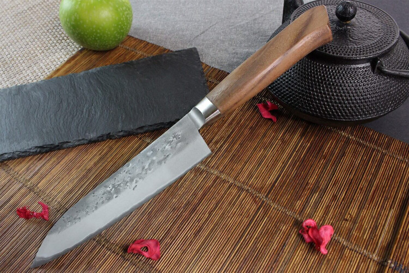 Wusaki Nogami BS2 17 cm coltello santoku giapponese fatto a mano con manico in noce