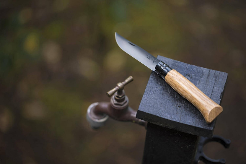 Opinel Luxury Black Edition kniv nr. 08 8,5 cm svart blad eikeskaft