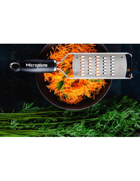 Microplane Gourmet gulrotrivjern med svart håndtak